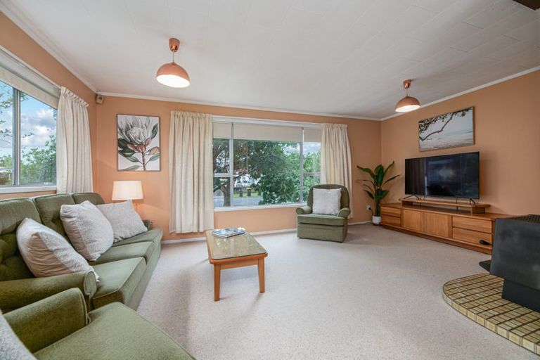 Photo of property in 123 Muir Avenue, Mangere Bridge, Auckland, 2022
