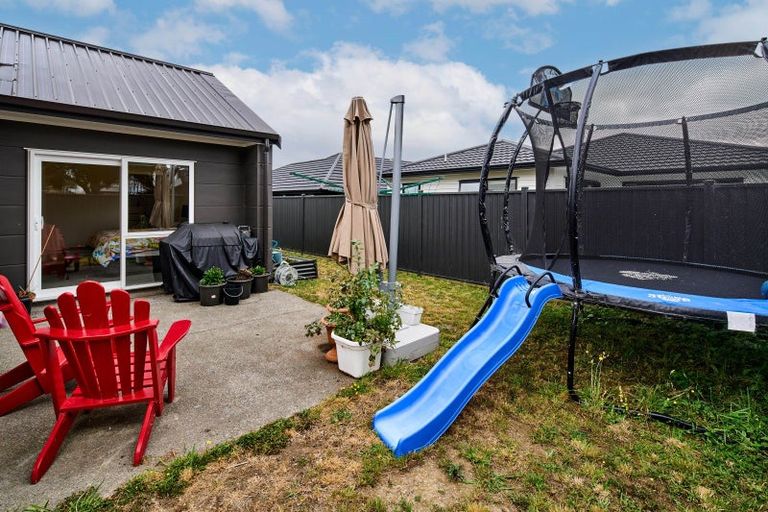 Photo of property in 28 Cynisca Crescent, Wallaceville, Upper Hutt, 5018