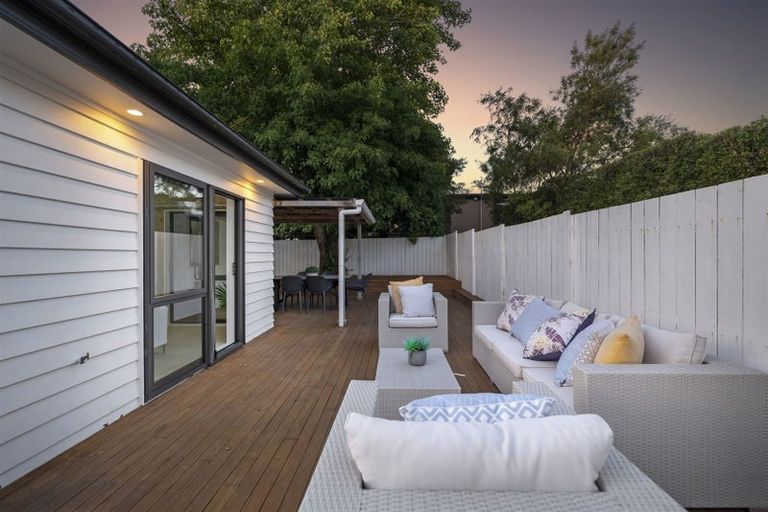 Photo of property in 209a Forrest Hill Road, Forrest Hill, Auckland, 0620