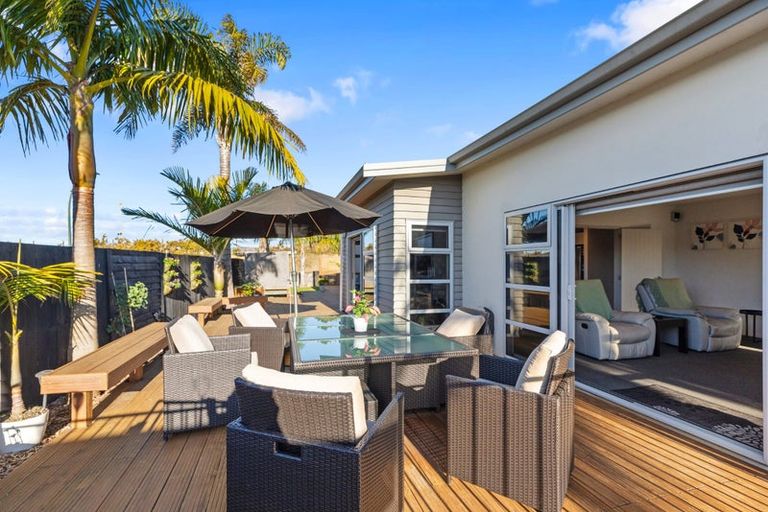 Photo of property in 8 Waterside Drive, Pyes Pa, Tauranga, 3112