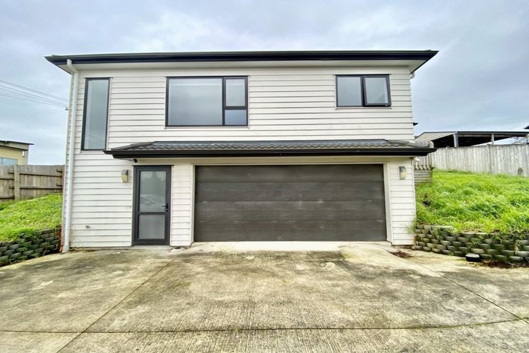 Photo of property in 14 Ray Small Drive, Papakura, 2110