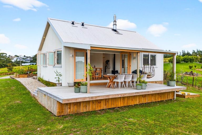 Photo of property in 20 Te Whau Lane, Snells Beach, 0920