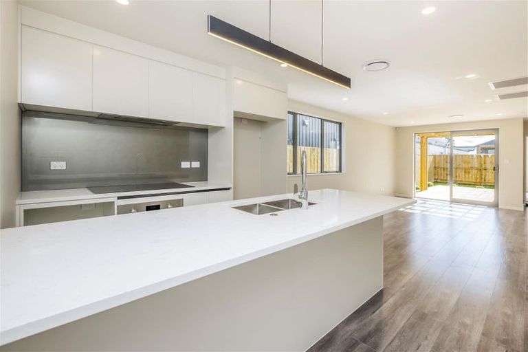 Photo of property in 10 Fredrick Hanson Road, Papakura, 2110