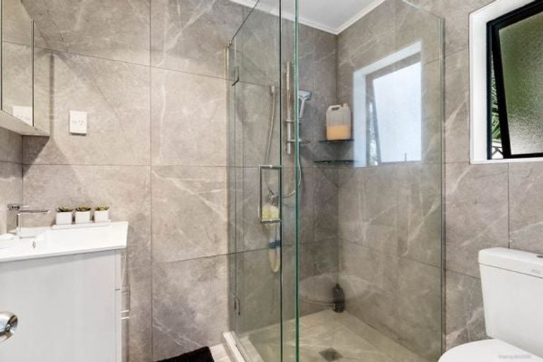 Photo of property in 6 Glenveagh Park Drive, Manurewa, Auckland, 2102