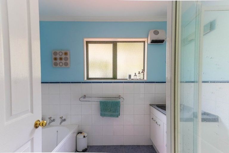 Photo of property in 38 Durie Vale Road, Durie Hill, Whanganui, 4500