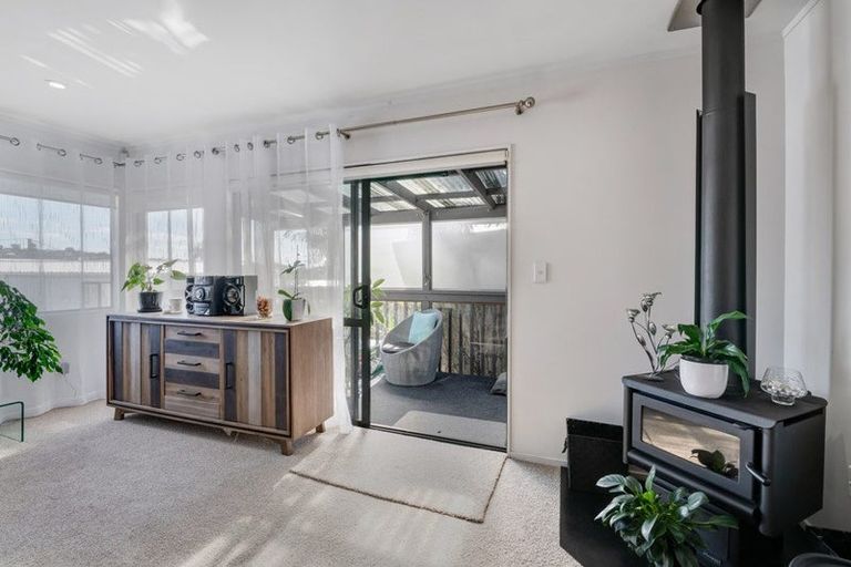 Photo of property in 2/12 Sundown Avenue, Manly, Whangaparaoa, 0930