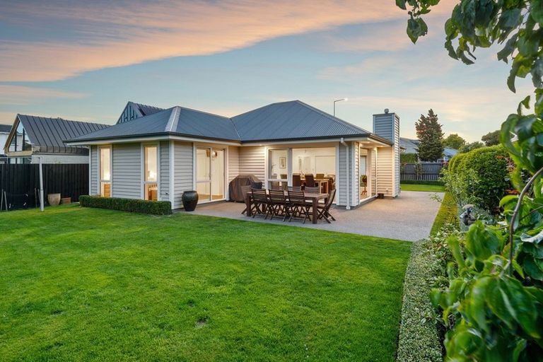 Photo of property in 104 Wairakei Road, Bryndwr, Christchurch, 8052