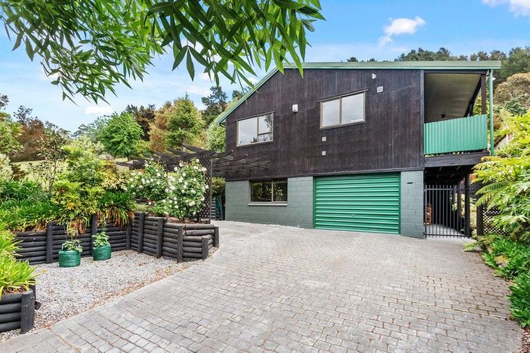 Photo of property in 6 Avoca Valley Road, Heathcote Valley, Christchurch, 8022