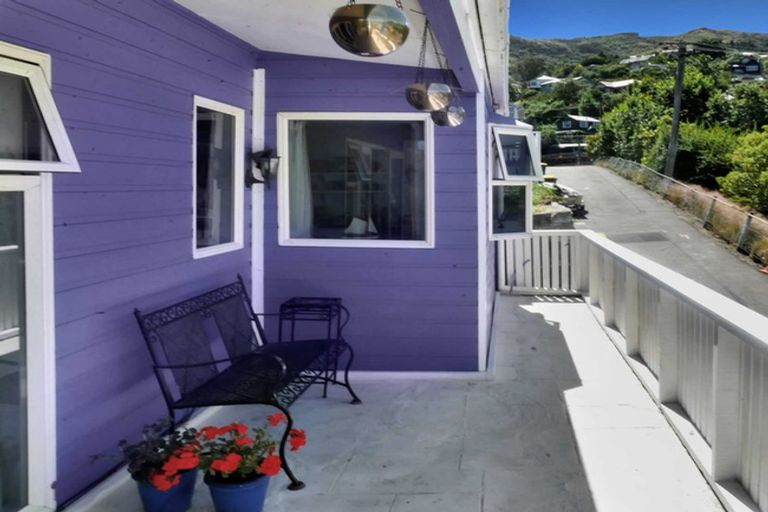 Photo of property in 1 Hawkhurst Road, Lyttelton, 8082