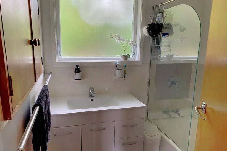 Photo of property in 36 Wyoming Avenue, Murrays Bay, Auckland, 0630