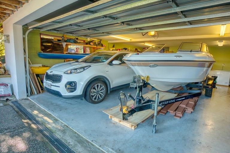 Photo of property in 165 Cashmere Bay Road, Moana, 7875