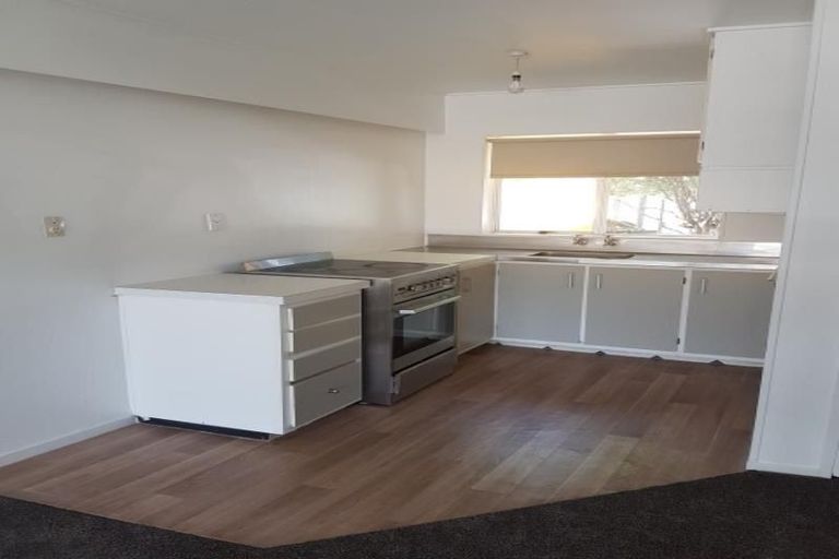 Photo of property in 2/31 Mana Avenue, Titahi Bay, Porirua, 5022