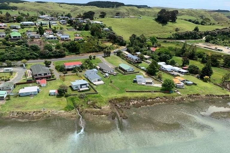 Photo of property in 133 Pouewe Street, Kawhia, 3889