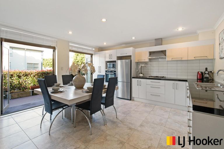 Photo of property in 30 Reins Road, Takanini, 2112