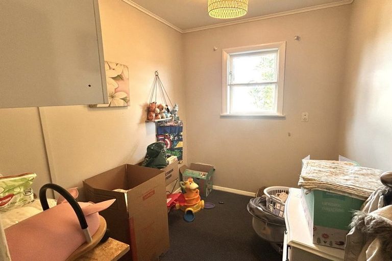 Photo of property in 6 Ngahina Street, Paraparaumu, 5032