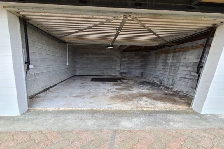 Photo of property in 25 Truby King Street, Merrilands, New Plymouth, 4312