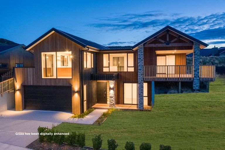 Photo of property in 13 Bargour Street, Wanaka, 9305