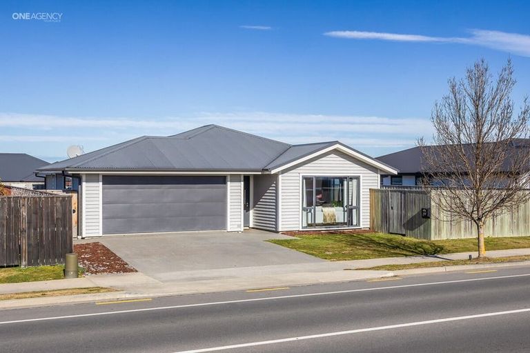 Photo of property in 75 Kippenberger Avenue, Rangiora, 7400