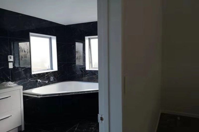 Photo of property in 53 Cheriton Road, Mellons Bay, Auckland, 2014