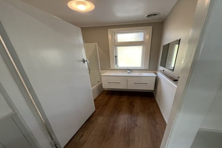 Photo of property in 94a Waikawa Road, Picton, 7220