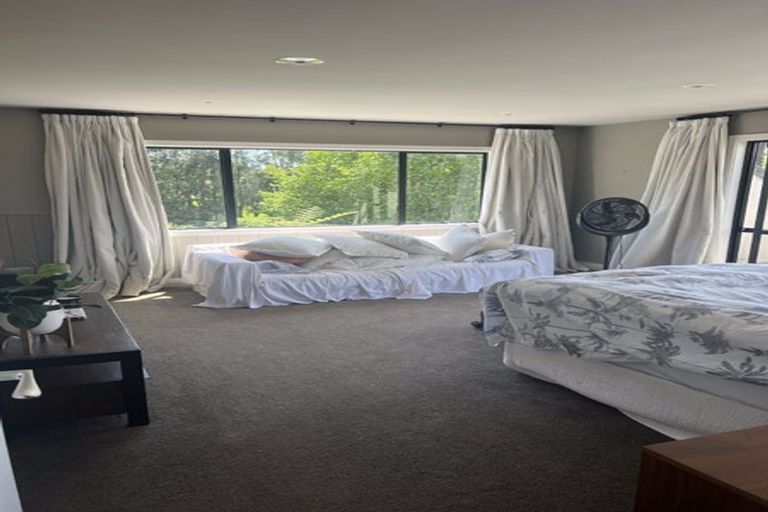 Photo of property in 48 Tawa Road, Kumeu, 0891