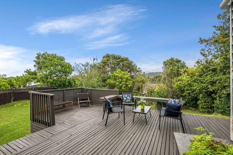Photo of property in 6 Tauhara Street, Green Bay, Auckland, 0604