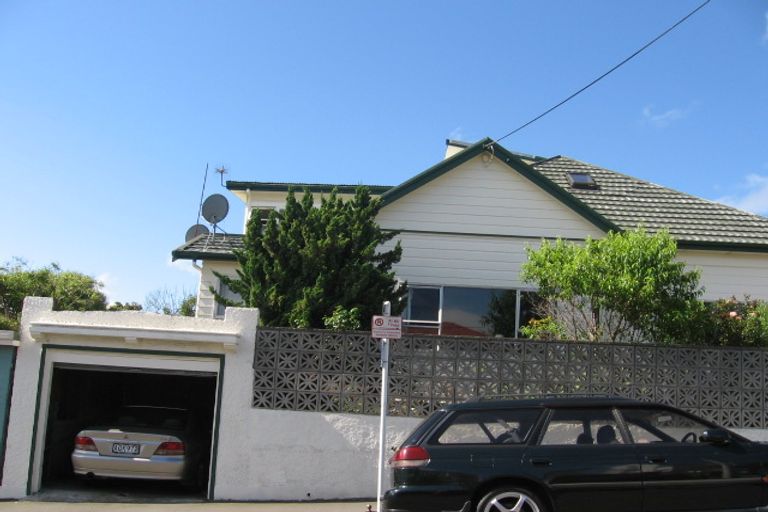 Photo of property in 1 Levy Street, Mount Victoria, Wellington, 6011