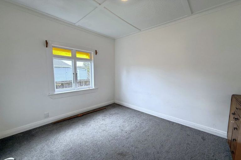 Photo of property in 11 Clayburn Road, Glen Eden, Auckland, 0602