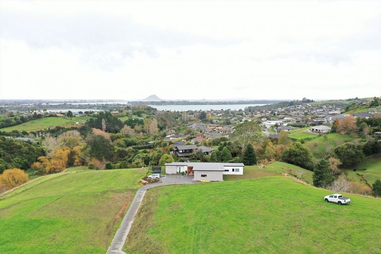 Photo of property in 48 Te Auhi Way, Welcome Bay, Tauranga, 3112