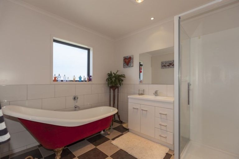 Photo of property in 27 Telford Way, Raumati Beach, Paraparaumu, 5032