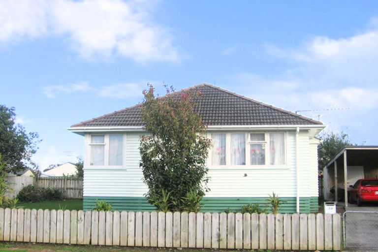 Photo of property in 30 Middlemore Crescent, Papatoetoe, Auckland, 2025