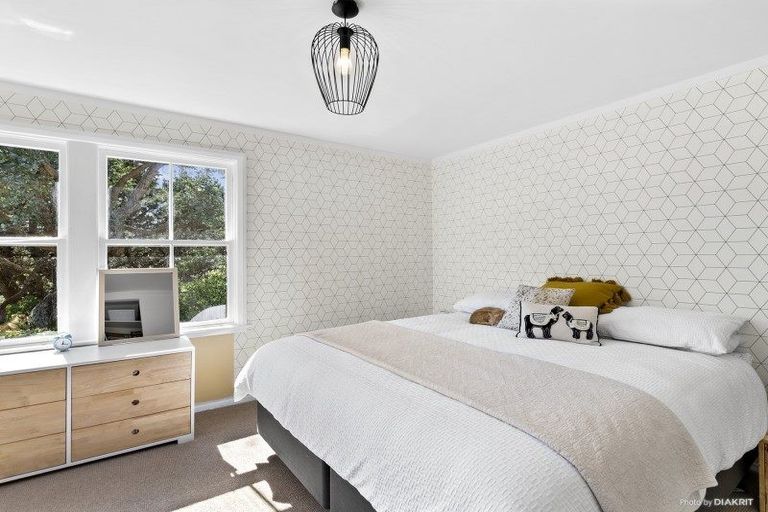 Photo of property in 96 Sidlaw Street, Strathmore Park, Wellington, 6022