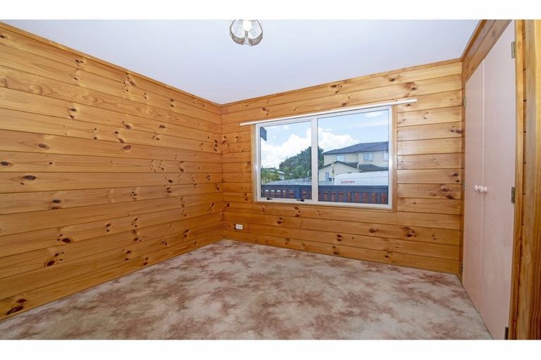 Photo of property in 2 Glendene Avenue, Glendene, Auckland, 0602