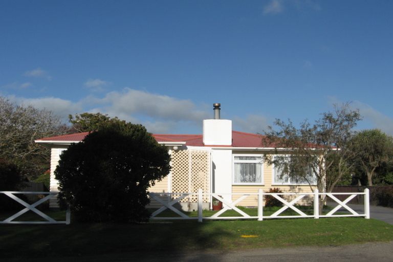 Photo of property in 3 Herbert Avenue, Raumati South, Paraparaumu, 5032