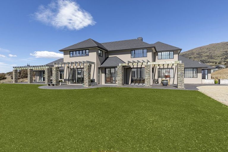 Photo of property in 23 Miharo Lane, Queensberry, Cromwell, 9383