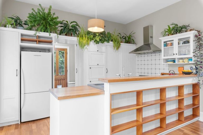 Photo of property in 93 Dyers Pass Road, Cashmere, Christchurch, 8022