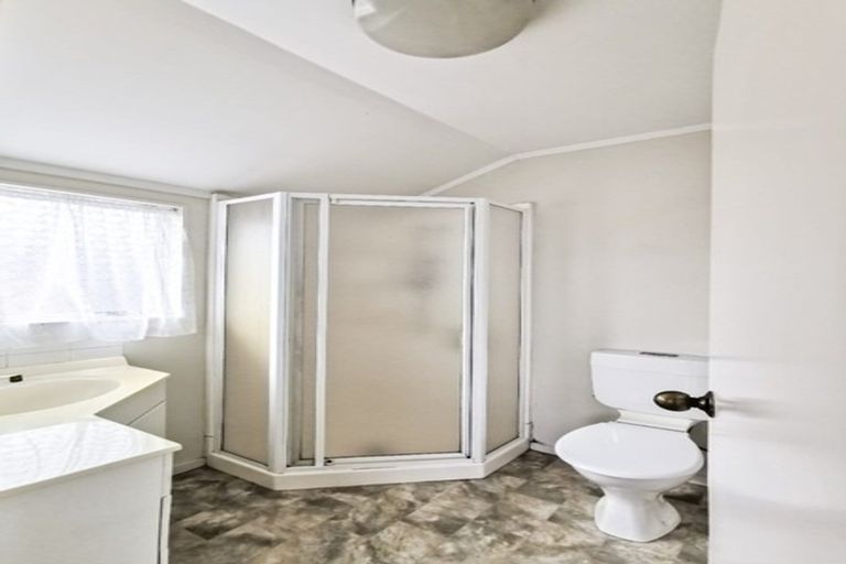 Photo of property in 27b Central Park Drive, Te Atatu South, Auckland, 0610