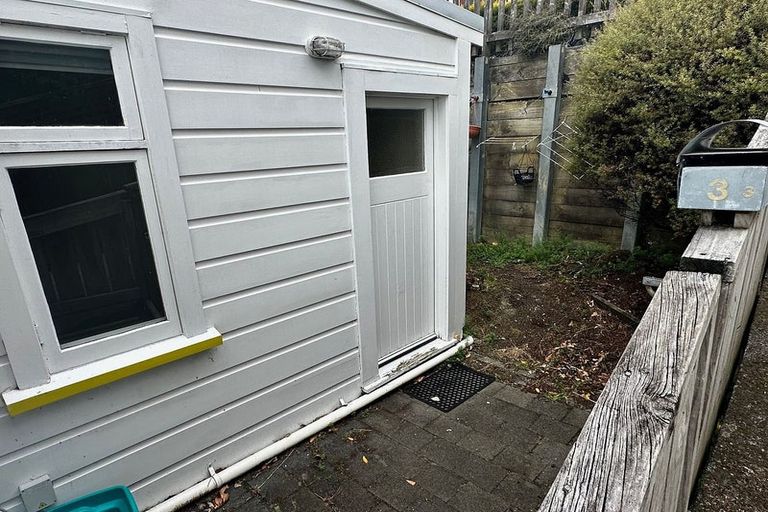 Photo of property in 3 Alameda Terrace, Aro Valley, Wellington, 6021