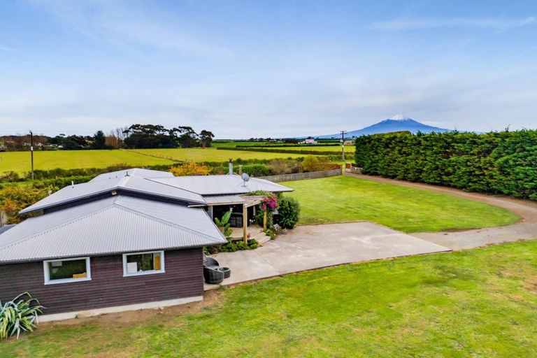 Photo of property in 5883 Mountain Road, Normanby, Hawera, 4673