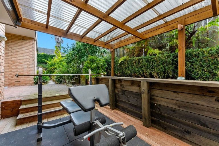 Photo of property in 12 Stonedge Lane, Rosedale, Auckland, 0632
