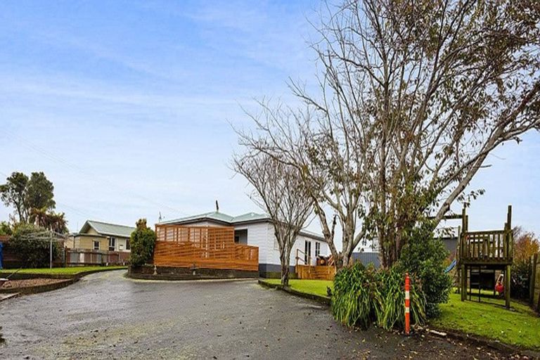 Photo of property in 30 Fairfield Road, Hawera, 4610