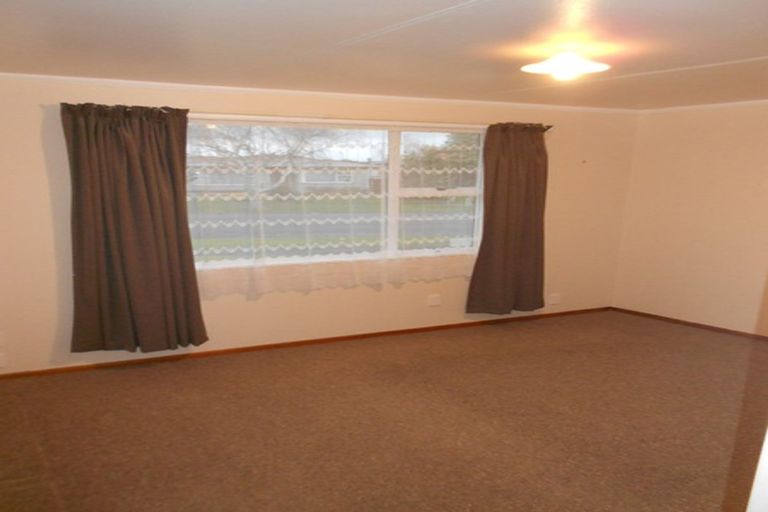 Photo of property in 37 Benmore Avenue, Cloverlea, Palmerston North, 4412
