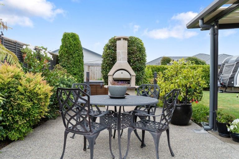 Photo of property in 8 Austin Reid Avenue, Carterton, 5713