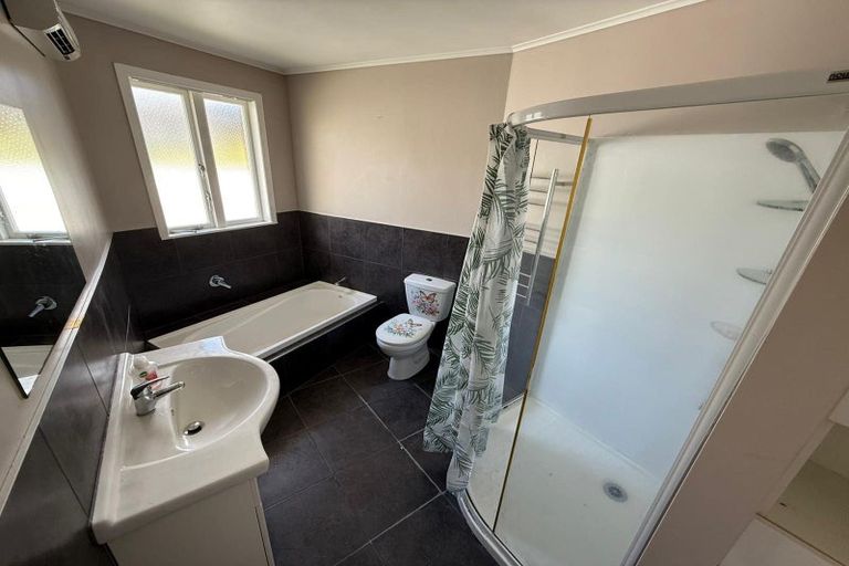 Photo of property in 18 Renwick Street, Papakura, 2110