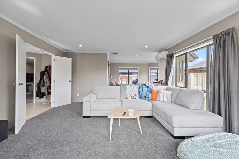 Photo of property in 9 Whitford Place, Rototuna North, Hamilton, 3210