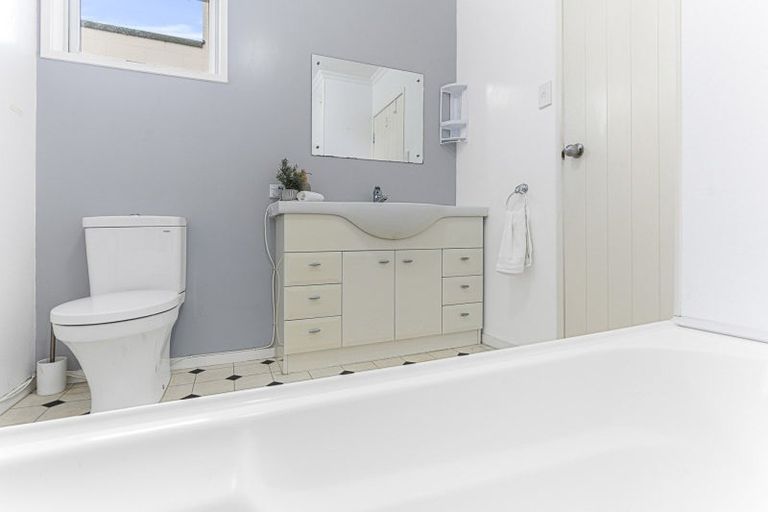 Photo of property in 1 La Salle Drive, Westown, New Plymouth, 4310