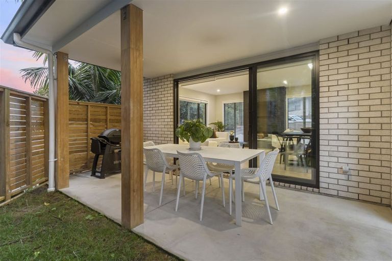 Photo of property in 63a Hellyers Street, Birkdale, Auckland, 0626