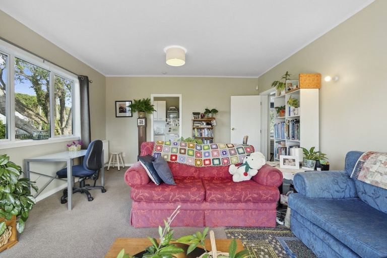 Photo of property in 53 Seaview Road, Paremata, Porirua, 5024