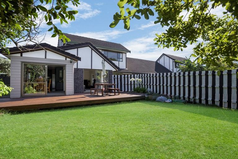 Photo of property in 18 Galloway Crescent, Farm Cove, Auckland, 2012