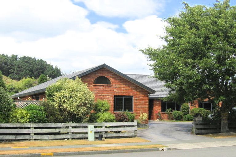 Photo of property in 13 Emerald Hill Drive, Birchville, Upper Hutt, 5018